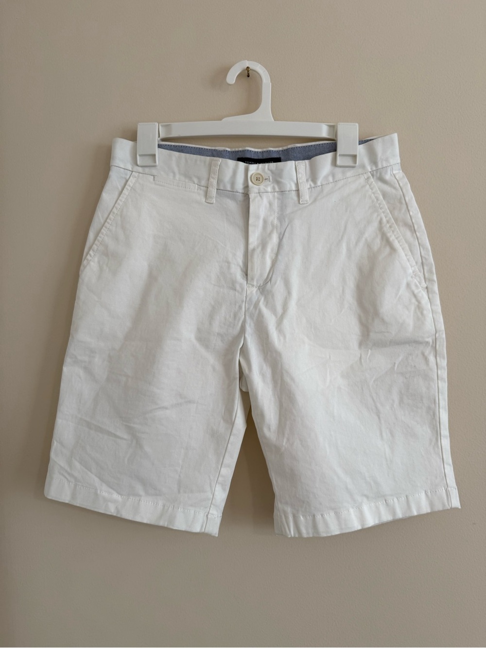 Tommy Hilfiger White Flat-Front Chino Shorts Men’s 30 Summer Casual Dressy